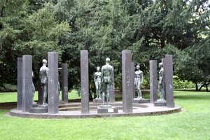 Ring der Statuen im Rothschild-Park