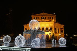 Weihnachtsbeleuchtung an der Alten Oper